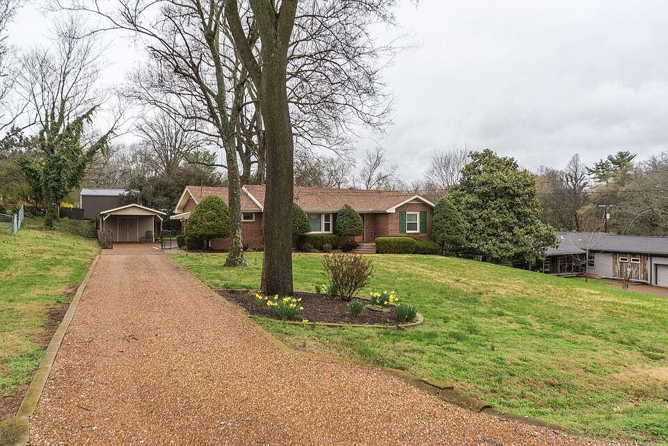 1st image of 304 Randall Dr