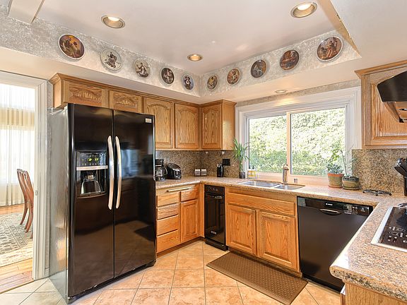 4th image of 1132 Glenaire Dr