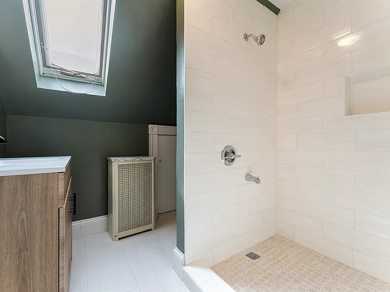 247 Park St #3 — Photo 18