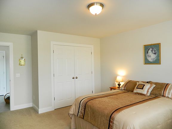 Spacious 2nd Bedroom