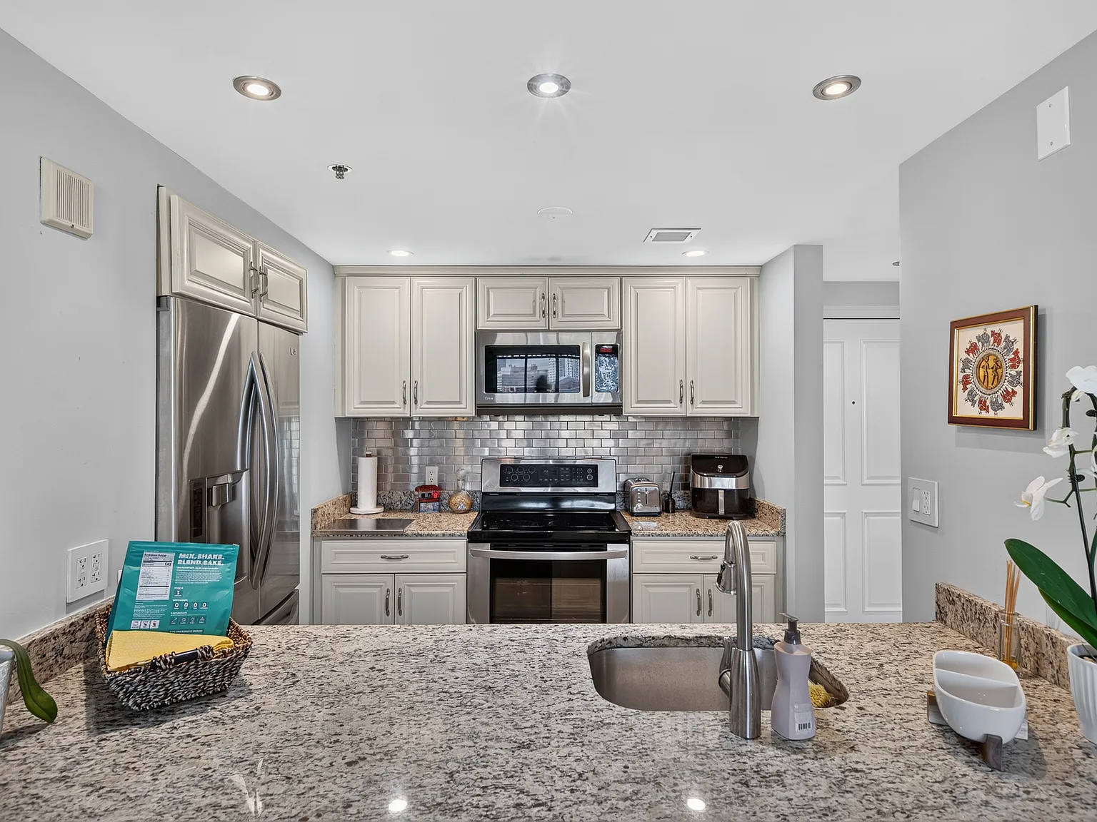 2 bed, 983 sqft, $4,500 — Photo 4