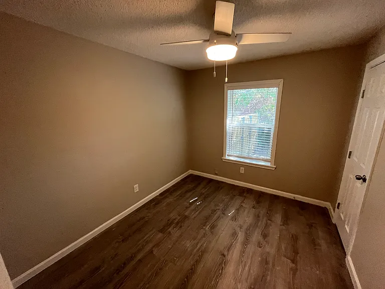 12904 Mitchell Dr — Photo 18