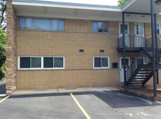 7 Garden Dr APT 1, La Grange Park, IL 60526