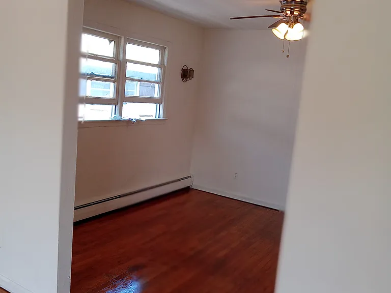 184 Smith St #1F — Photo 4