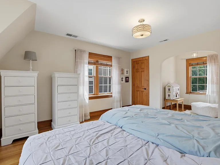 822 S Chester Ave — Photo 25