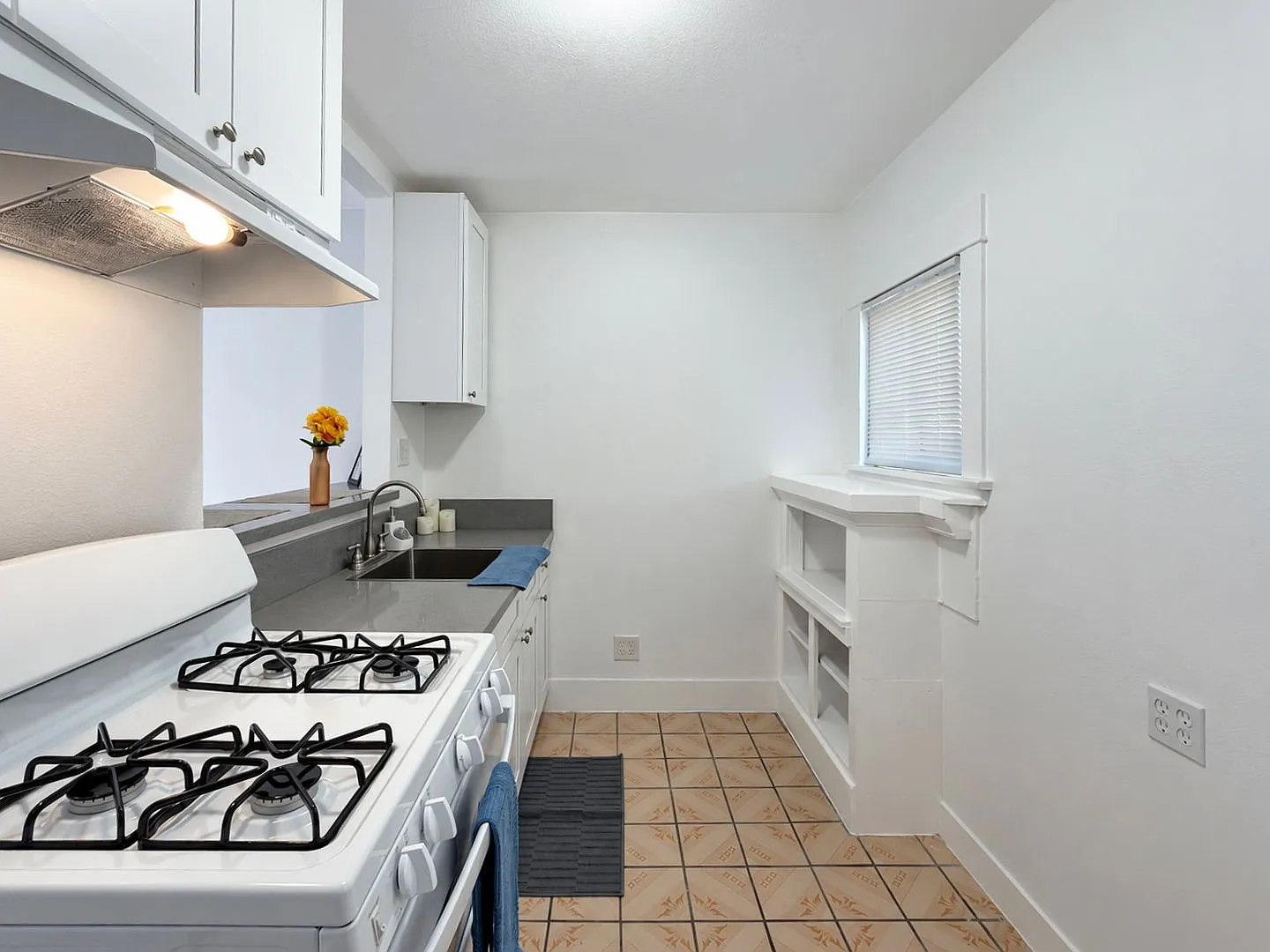 1210 Hoffman Avenue — Photo 4