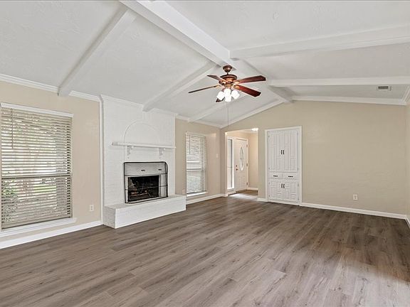 3rd image of 2709 Leameadow Dr