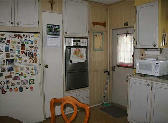 5th image of 8388 SE Swan Ave