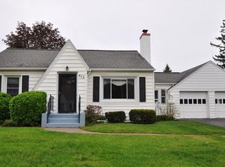 515 W Hickory St, East Rochester, NY 14445