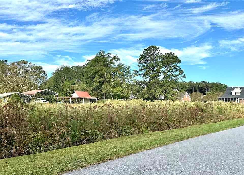 2nd image of Dogwood Ln Lot B