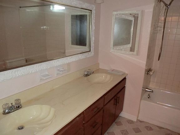 5th image of 7570 Breeze Dr
