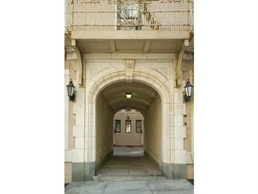 Rented by City & Suburban | media 40