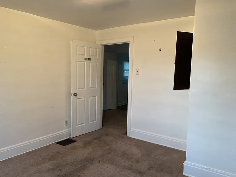 9922 Frankstown Rd — Photo 6