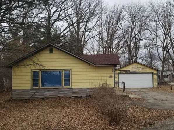 W6535 N Lake Shore Dr, Elkhorn, WI 53121