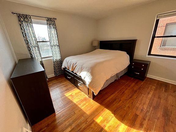 4th image of 5422 Chippewa St #2W