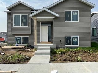 6022 Town Square Pl NW, Rochester, MN 55901