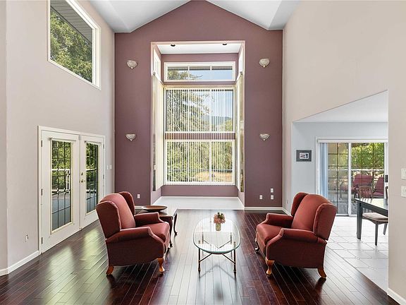 4th image of 419 Scholey Cres