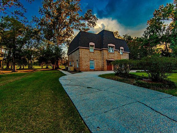 4th image of 309 Oak Alley Dr