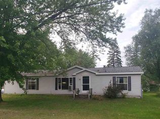 612 E Alfred St, Weyauwega, WI 54983