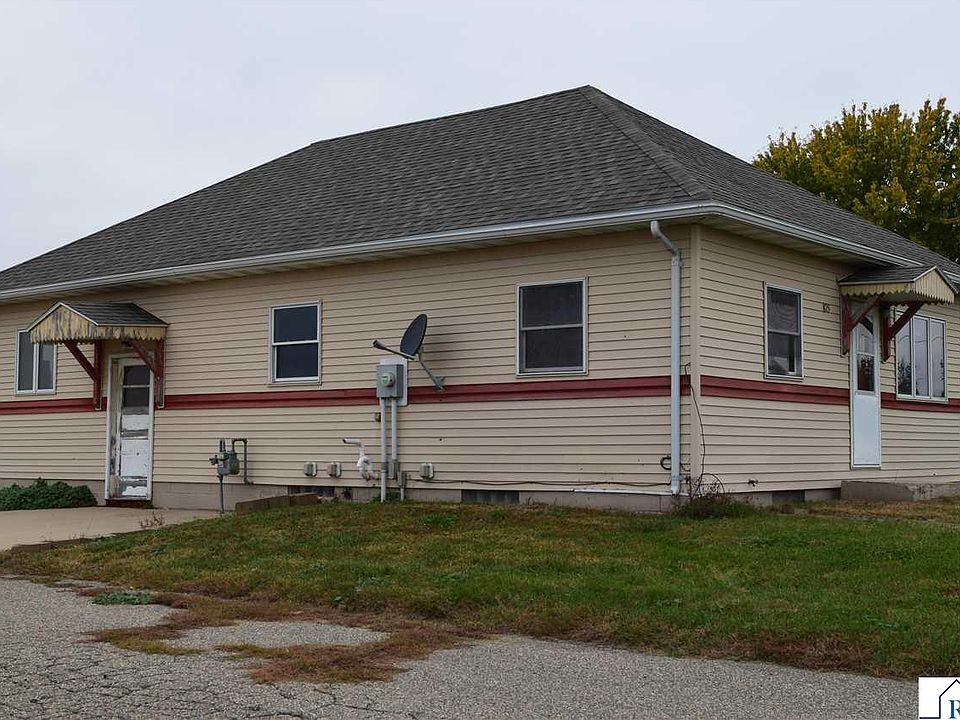 1st image of 825 Main St S