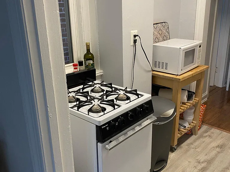 1847 Calvert St NW #5 — Photo 6