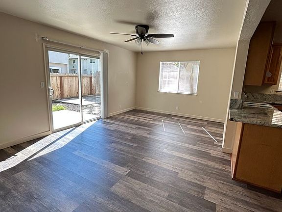 3rd image of 1041 Plum Ct #4