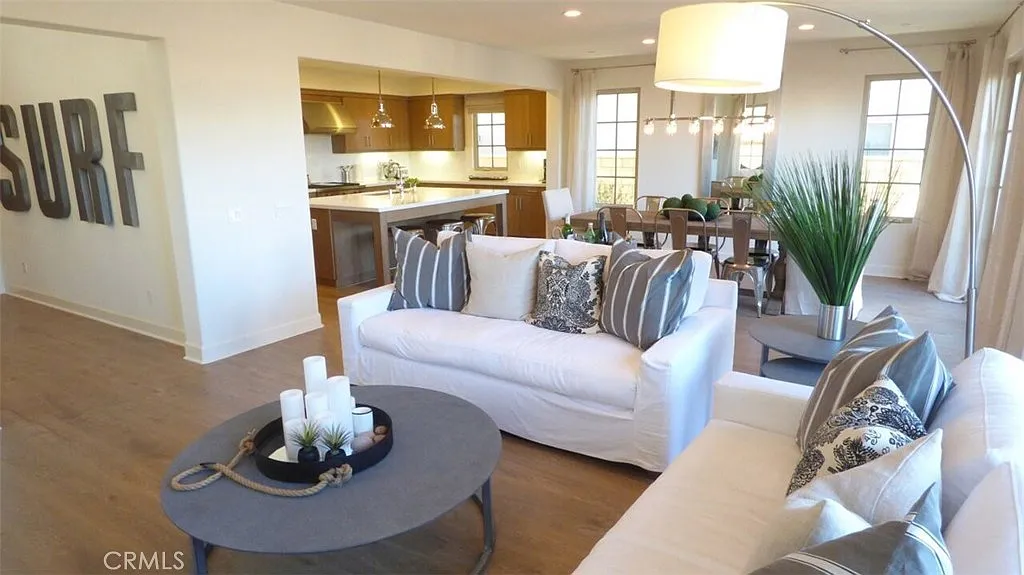 4 bed, 4.5 bath, 2825 sqft, $8,900 — Photo 1