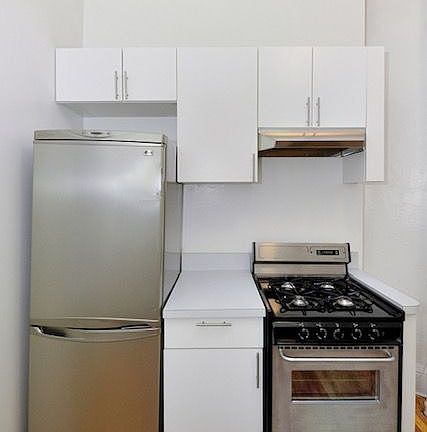 5th image of 190 6th Ave APT 5FN