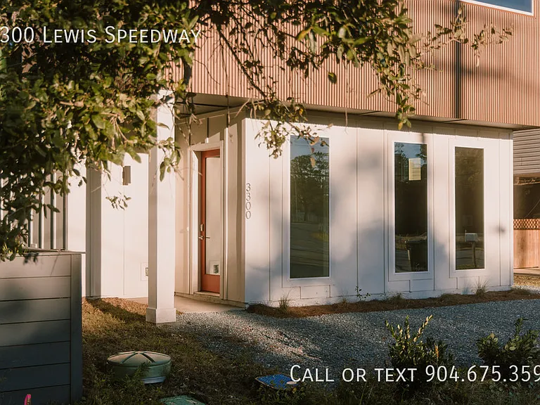 3300 Lewis Speedway St — Photo 23