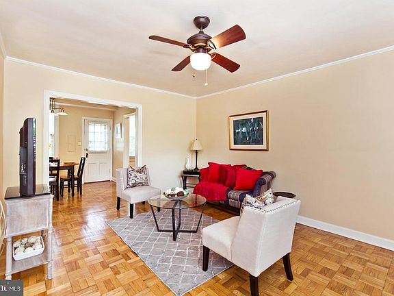 4th image of 1303 S Barton St Unit 194