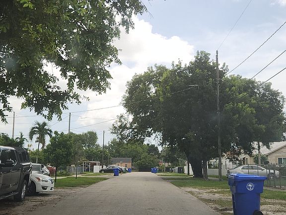 5th image of 4330 NW 11th Ave