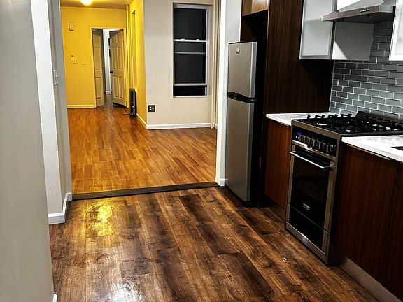 2nd image of 1714 Palmetto St APT 1L