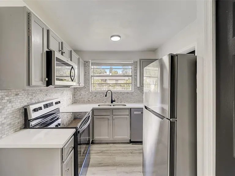 2600 S Crystal Lake Dr — Photo 10