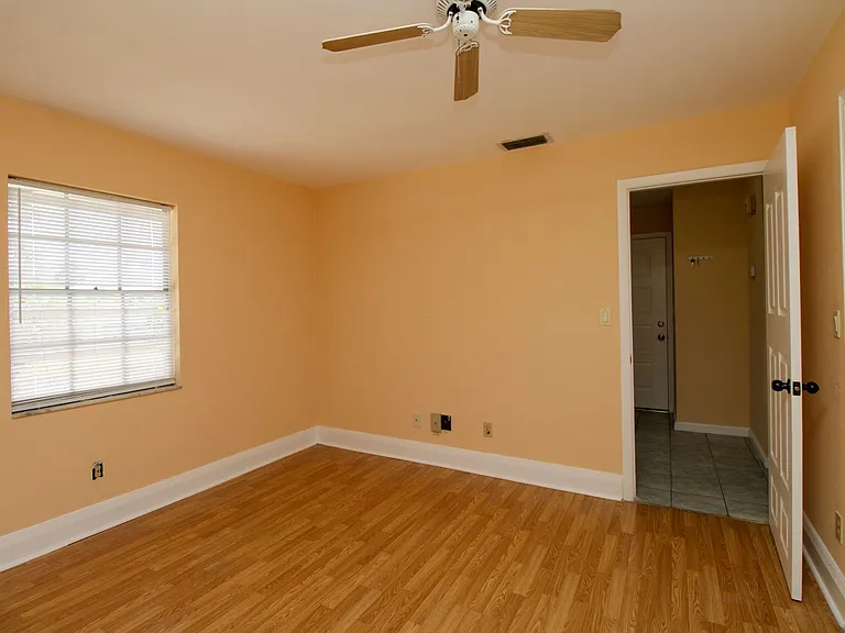 4300 Gulfstream Dr #2D — Photo 6