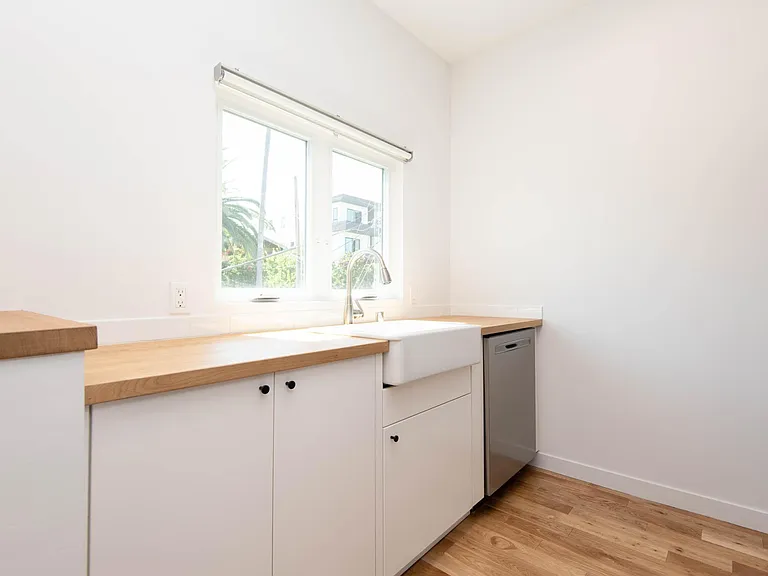 3700 W Sunset Blvd #6 — Photo 10