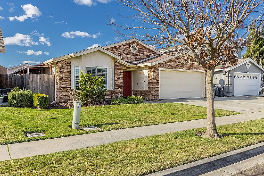 1817 Silverglen Ave photo 1