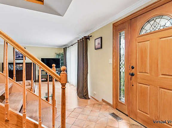 3rd image of 651 Autumn Dr