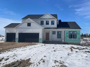 8317 Eagle Peak Dr, Jenison, MI 49428