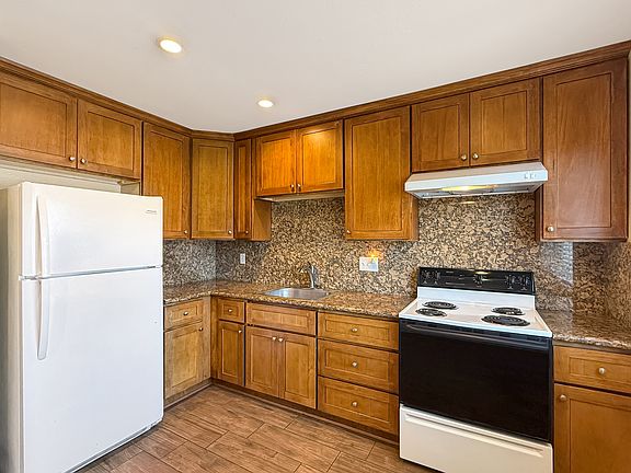 4th image of 1890 Scott Blvd APT 4