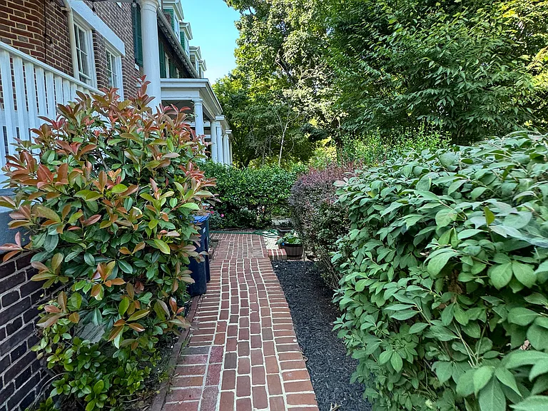 672 Maryland Ave NE #A — Photo 26