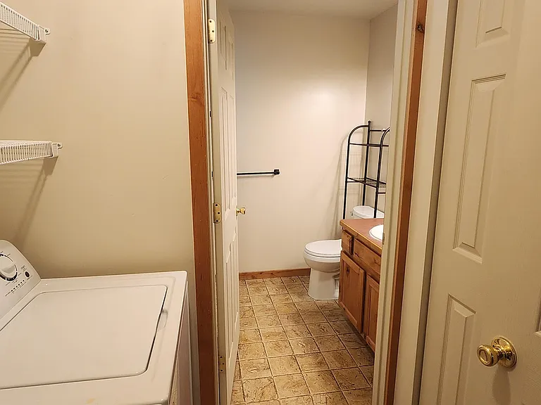 81 10th St #3-1 — Photo 3