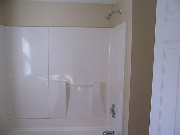 5th image of 1311 Russell Ct