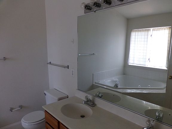 5th image of 9516 Daniel Lewis Ln