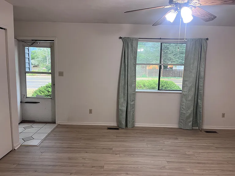 2313 Yorkshire St — Photo 2