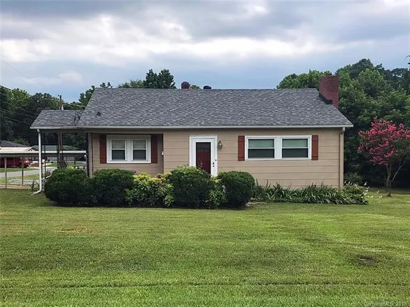 302 Cavin Ave, Mount Holly, NC 28120