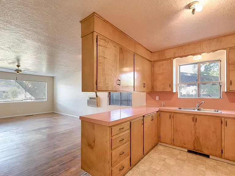 3410 W Sunset Ave — Photo 8
