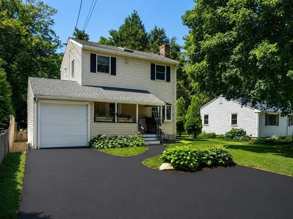18 Lodge Rd, Wayland, MA 01778