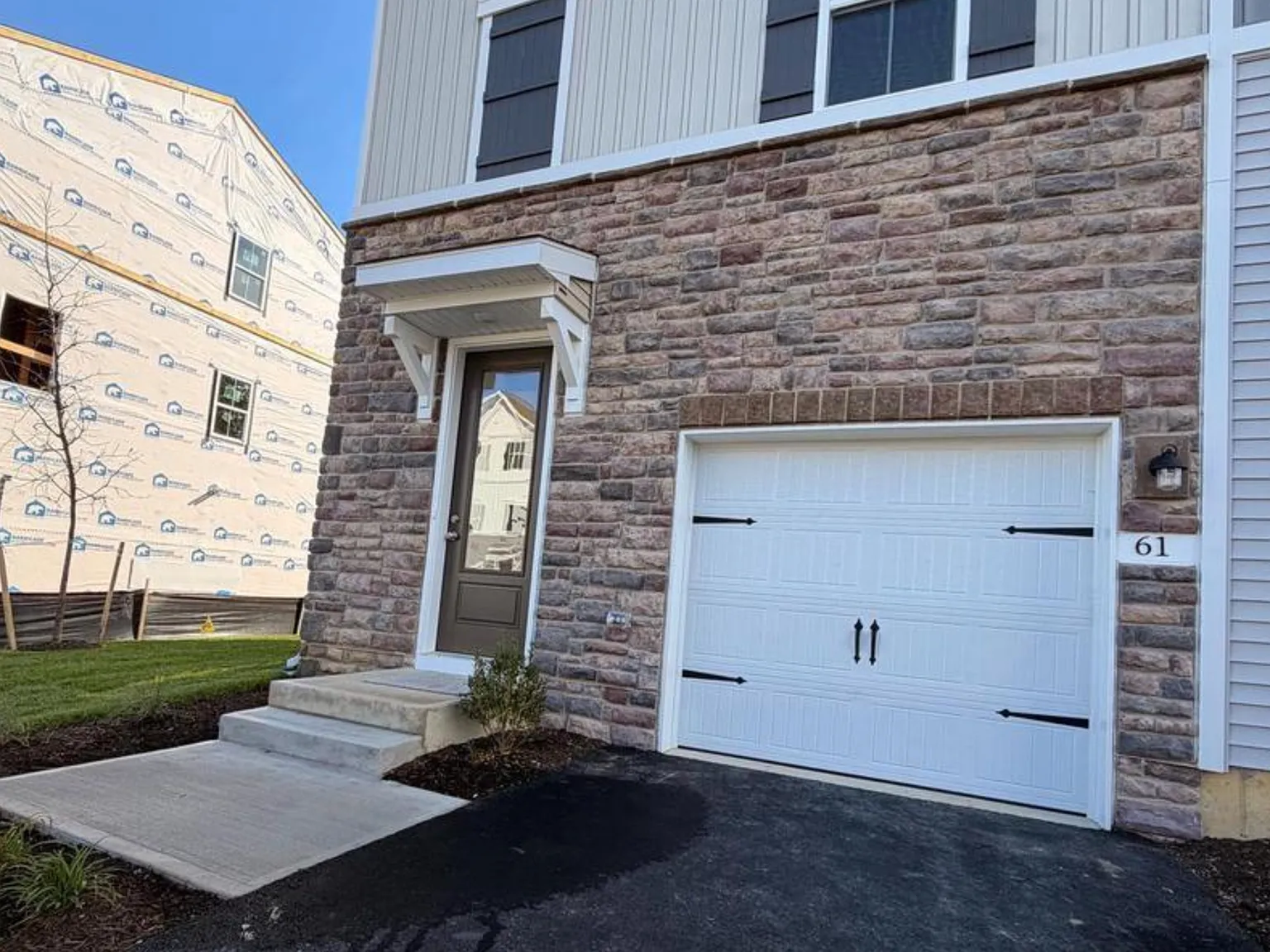 4 bed, 3.5 bath, 1927 sqft, $3,300 — Photo 3