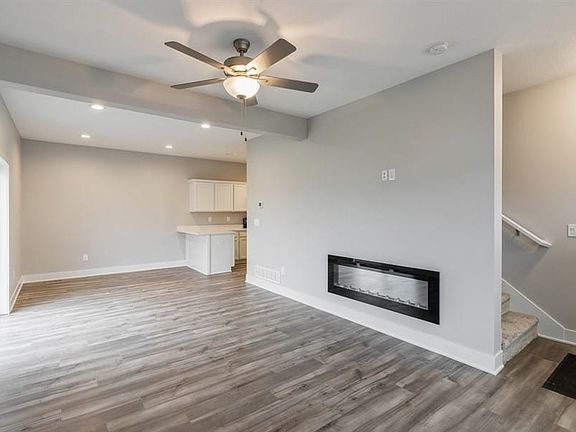 4th image of 9660 Starview Dr