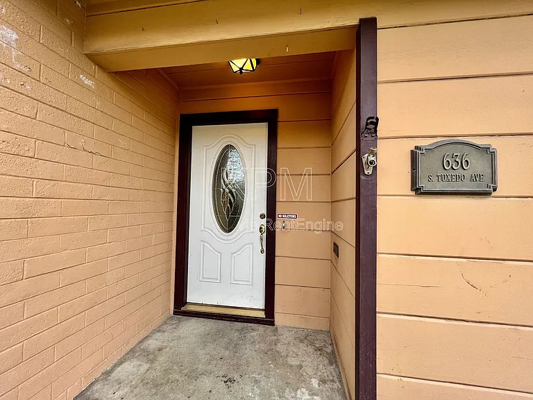 636 S Tuxedo Ave — Photo 3